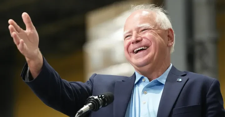 ‘Stolen valor’ letter delivers political blow to Walz as VP candidate touts military service in DNC speech