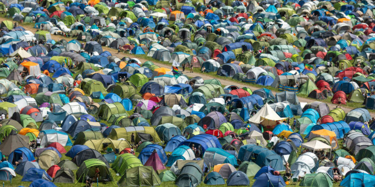 🎪 Transforming Festival Waste into Fashion: Meet Retribe! 🌍