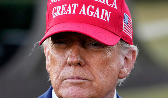 Trump Confirms 25% Tariffs on Canada, Mexico Will Take Effect Tuesday