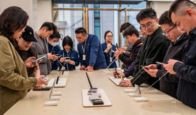 Smartphones, Computers, Electronic Devices Exempt from Trump Admin’s Tariffs on China