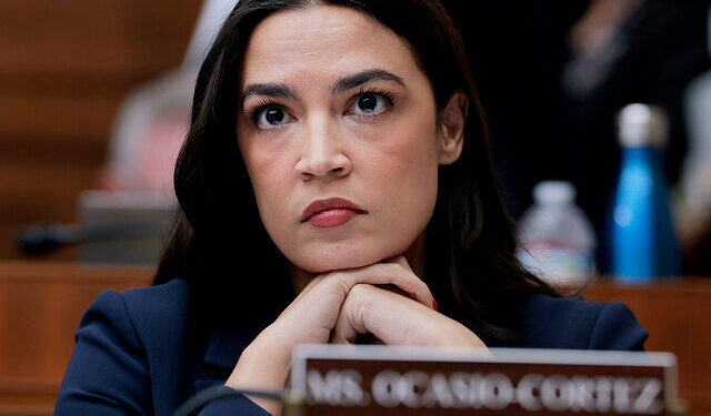 Ocasio-Cortez Warns: Trump Admin Will Have a ‘Problem’ if More Democrats Arrested