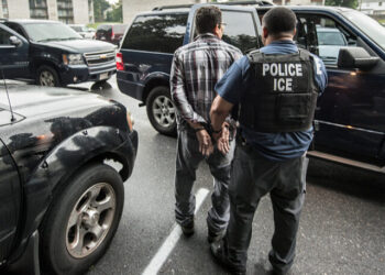 Maryland Democrats Stage Sit-In After Denied Entry of Baltimore ICE Facility