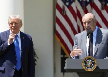 Watch: Sparks Fly As Dr. Phil Calls Out Bill Maher’s ‘Bull’ Over ICE Deportations to His Face