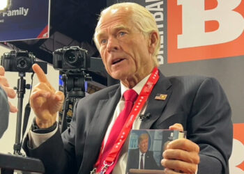 Exclusive — Peter Navarro Calls For Investigation of Corrupt FBI Agents: Walter Giardina ‘Not a Martyr