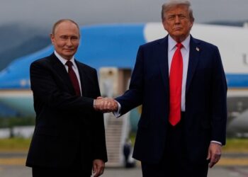 Poll: Trump Approval Surges to 54 Percent After Meeting with Putin