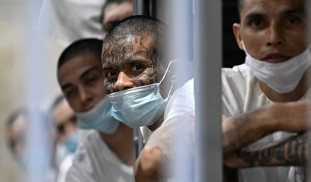 Divided Fifth Circuit Blocks Trump’s Use of Alien Enemies Act for Deportations