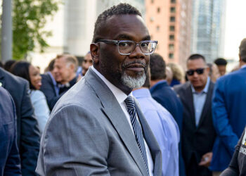 Showdown Looms Between Illinois Democrats and Trump’s Crime Crackdown in Chicago