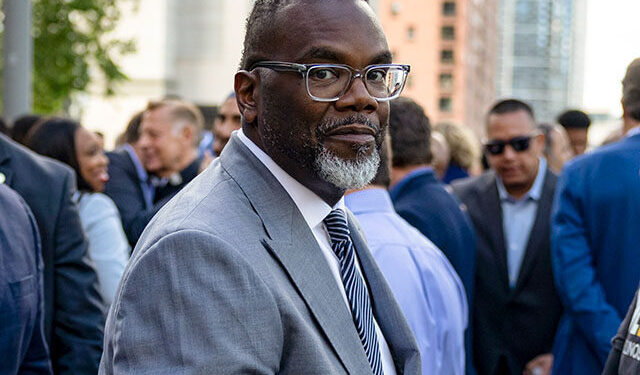 Showdown Looms Between Illinois Democrats and Trump’s Crime Crackdown in Chicago