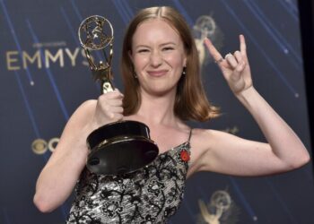 Jewish Hollywood Actress Hannah Einbinder Tries to Justify Genocide of Other Jews