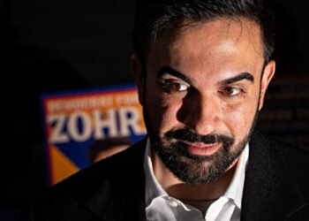 Poll: Democrats Lurch Left, Embrace Socialism as Republicans Stand Firm with Capitalism