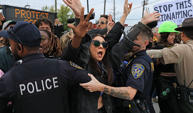 Chicago’s Pro-Migrant Mobs Throw Rocks, Shoot Fireworks, Harass Law Enforcement Officers