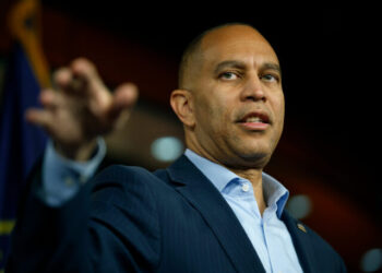 Hakeem Jeffries Rejects Legislation to Extend Obamacare Subsidies for One Year