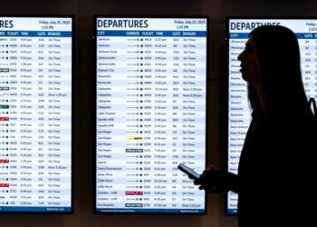 Democrats Seek Healthcare Funds to Help Migrants Not Self-Deport