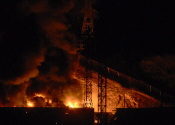 Venezuela Declares State of Emergency After Caracas Blasts, Claims U.S. Airstrikes